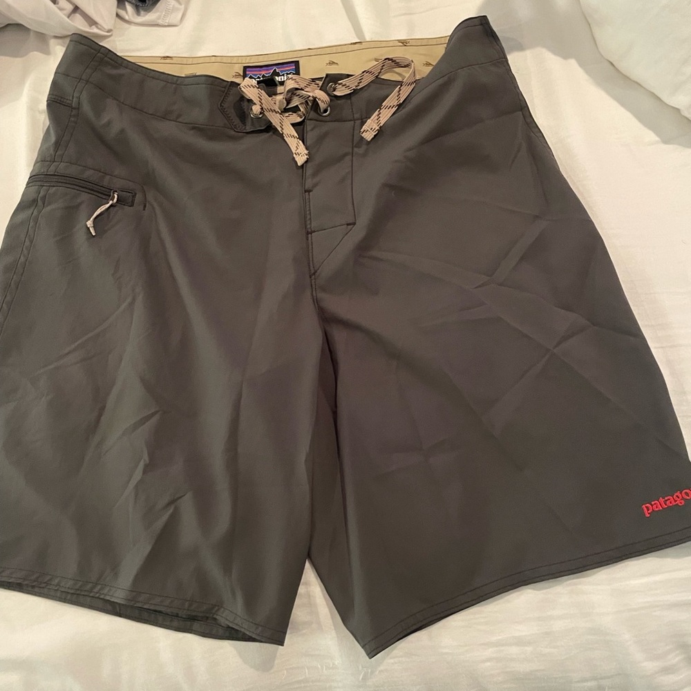Patagonia size 32 shorts